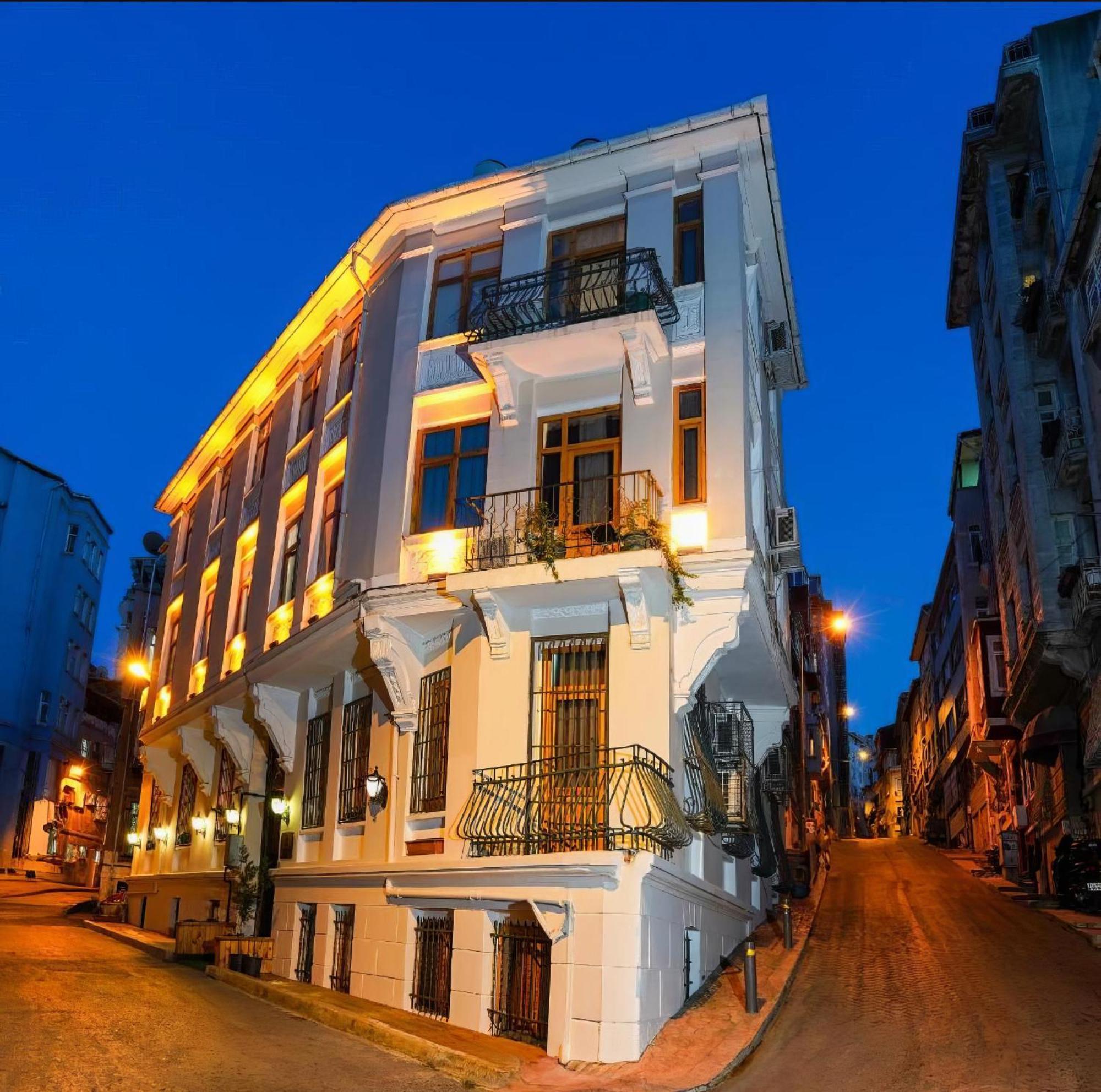 White Bolshoi Rooms Istambul Exterior foto